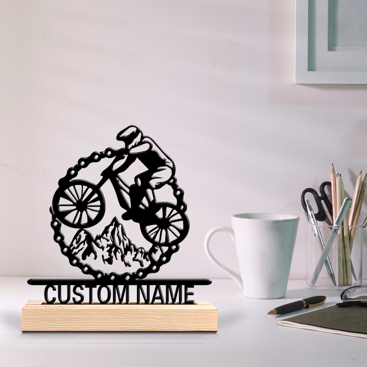 Mountain Biking Gifts - 1個入り ファッションパーソナライズカスタムマウンテンバイクメタルスタチューアドベンチャーテーマデスクギフト 木製ベース付き 旅行者に最適
